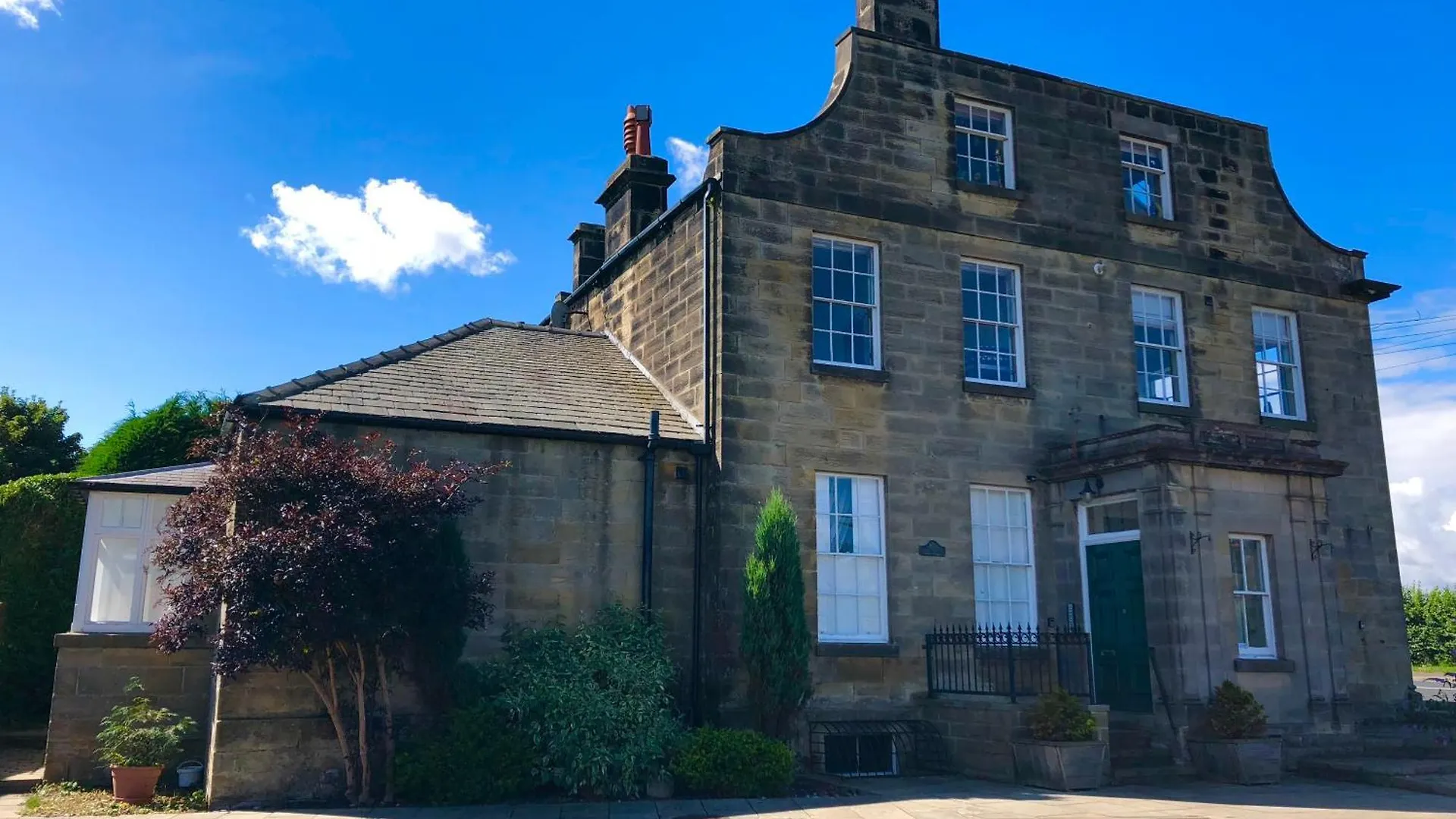 Carr View Hall Apt3 Grade II Listed Apartment Sleights